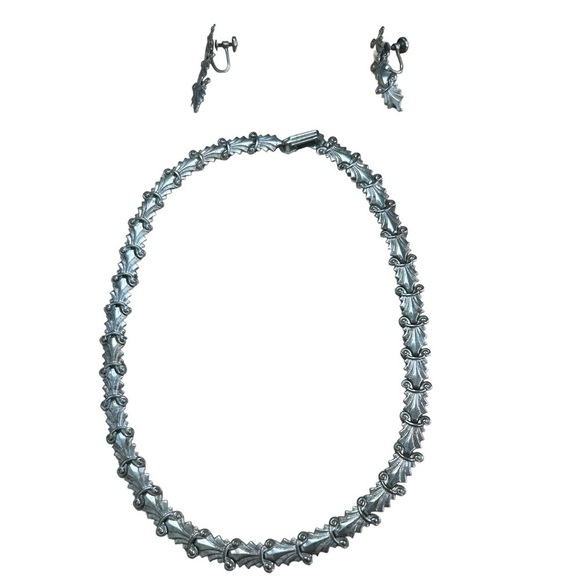 Felch & Company 1945 Danecraft Sterling Silver Repousse ArtDeco Necklace Earring - Picture 6 of 13